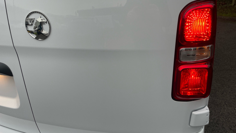 Vauxhall Vivaro L1 Diesel 1.5 Turbo D 120 Pro H1 Van